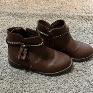 Osh kosh booties size 10 toddler